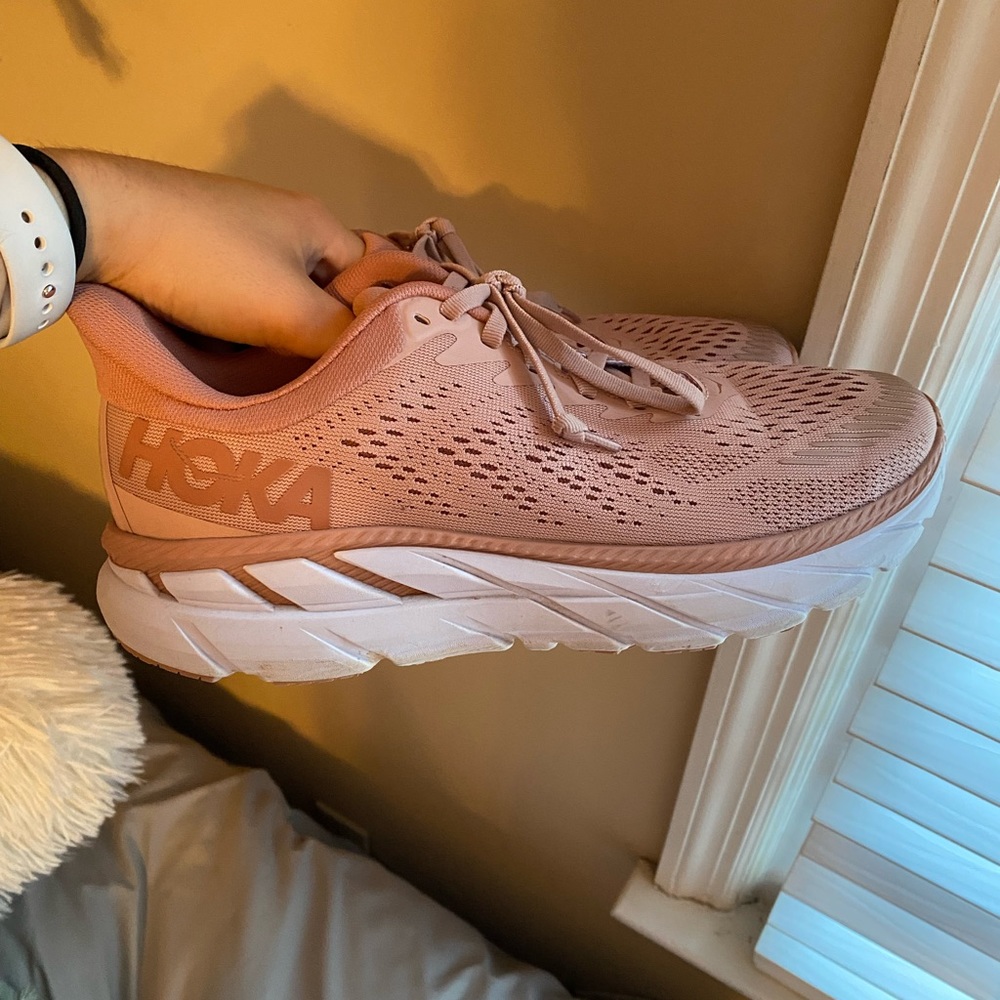 Hokas